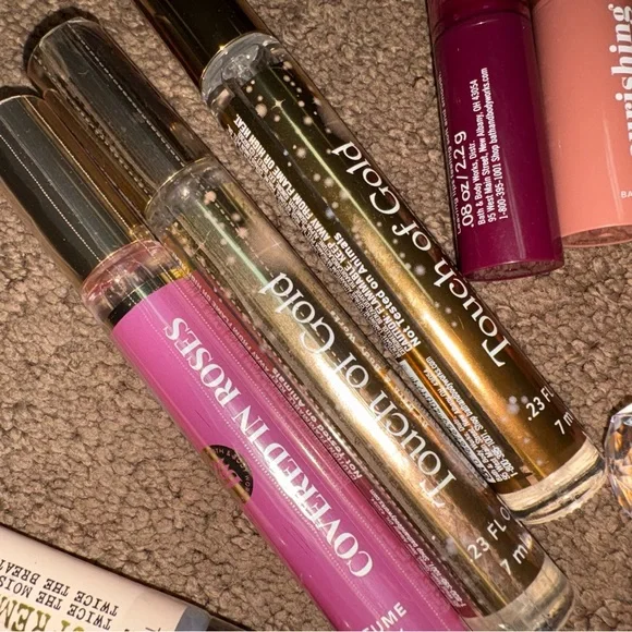 Bath & Body works Assorted Women’s Lip Oils & Glosses NEW - Picture 8 of 9